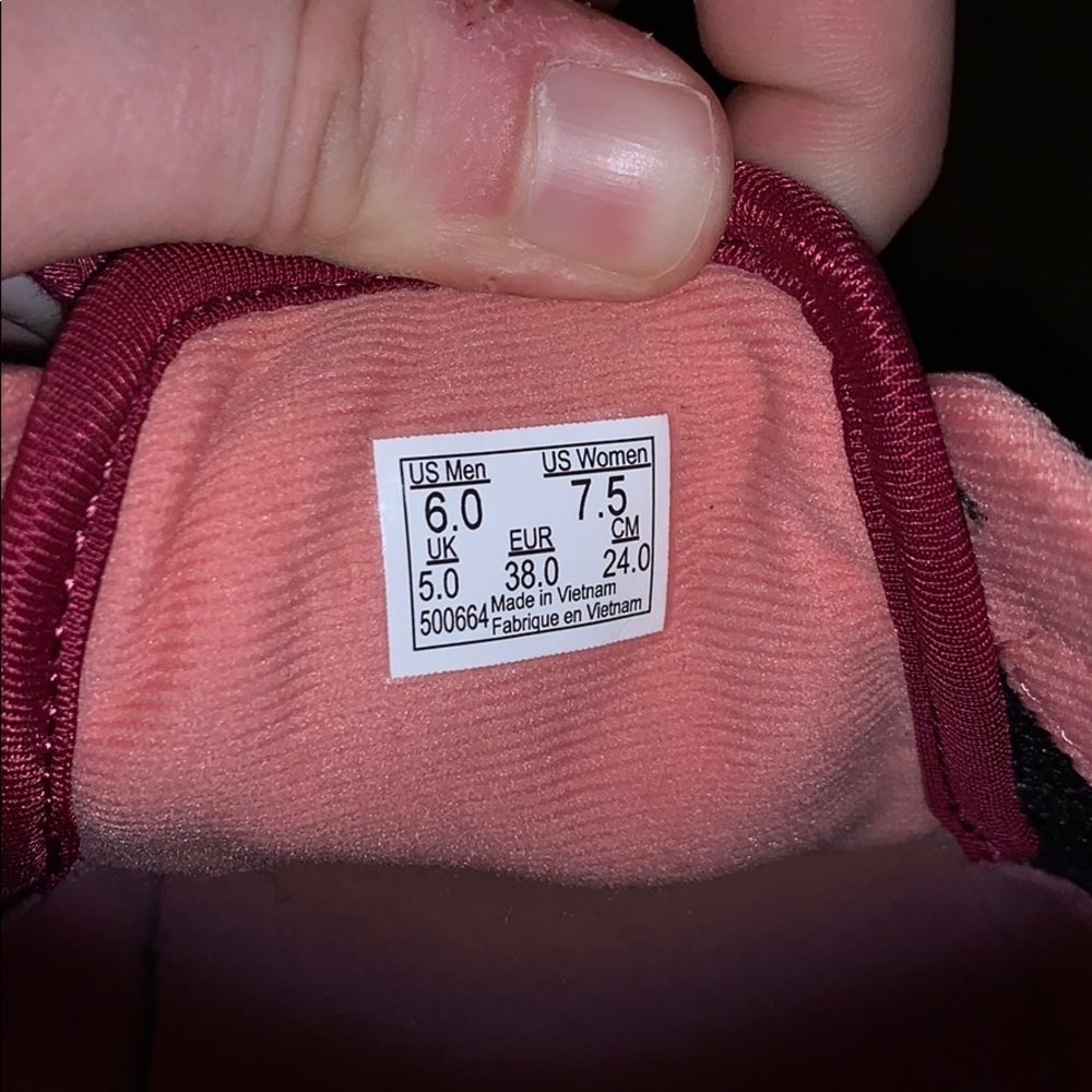 Vans - Picture 4 of 5